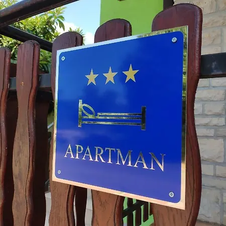 Anja Apartment Umag Exterior photo
